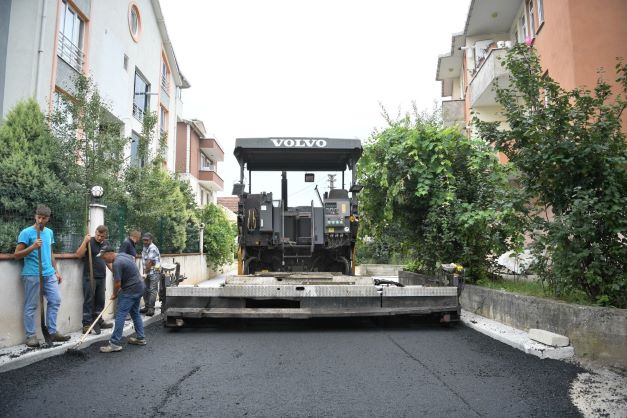 Kartepe Emekevlere 335 Ton Asfalt Serildi