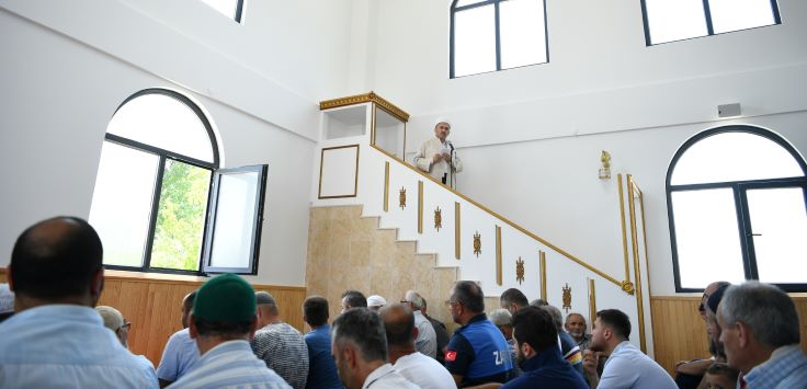 Kartepe'de Hacı Edibe Camii İbadete Açıldı