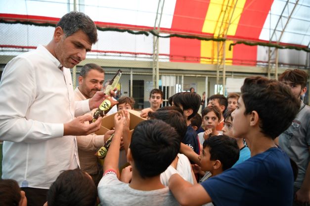 Kartepeli Miniklerin Dondumaları Başkan Amcalarından