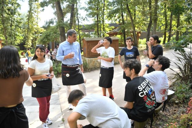 Kartepe'nin Şeftalisi Ormanya'da Görücüye Çıktı