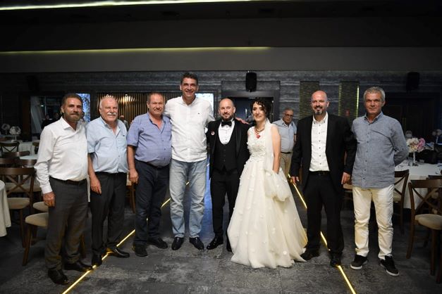 Cemiyetlerin tümüne yetişmeye çalışıyor