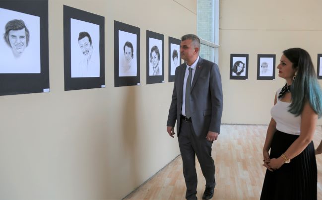 Resim Tutkusu Gölcük Belediyesi’nin Desteğiyle Sergiye Dönüştü