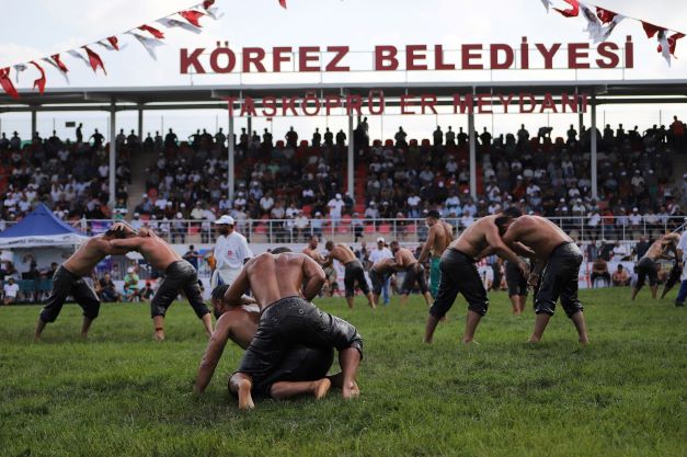 Taşköprü Güreşleri yine nefes kesti