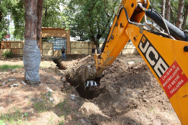 Yeni Cuma Parkı’nda altyapı çalışmaları hızla devam ediyor