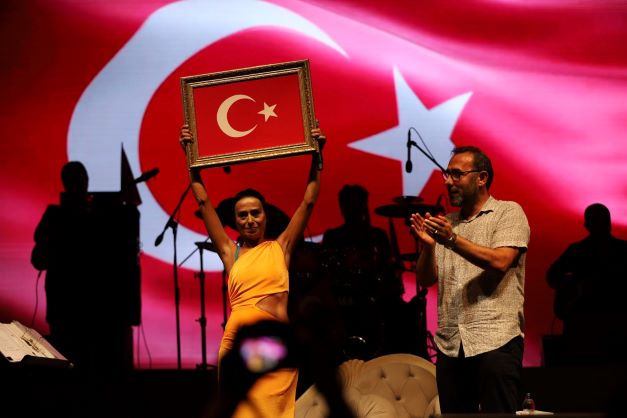 Yıldız Tilbe ile Sekapark’ta Tarihi Gece