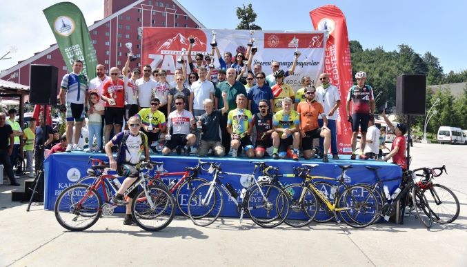Kartepe'de Zafer Kupası Sahiplerini Buldu