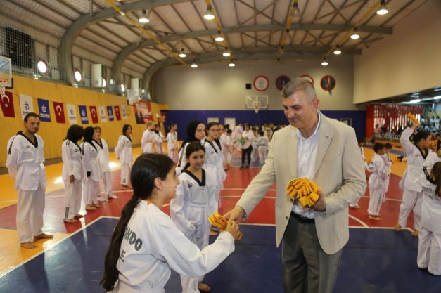 310 Gölcük Belediyesi Taekwando Sporcusu Kuşak Atladı
