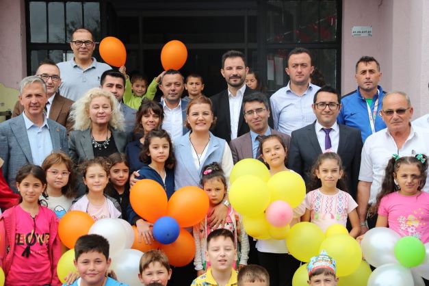 Başkan Hürriyet, öğrencilerin heyecanına ortak oldu