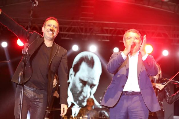 Dilovası’nda Haluk Levent coşkusu