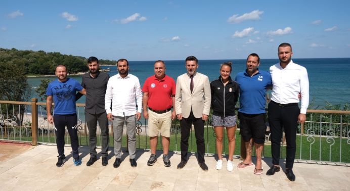 Dünya şampiyonu yüzücüler Kocaeli’de kulaç atacak