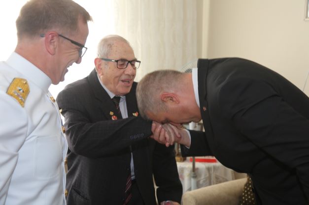 GAZİLER GÜNÜ GÖLCÜK’TE TÖRENLE KUTLANDI