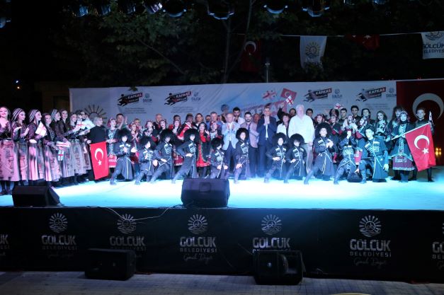 Gölcük Anıtpark’ta Kafkas Rüzgarı