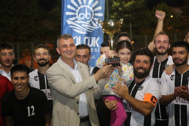 Gölcük Belediye Başkanlığı Kupası'nda Şampiyon İhsaniyeSpor