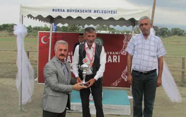 Gölcük Belediyesi rahvan atı, Bursa Zafer Koşusunda İkinci Oldu