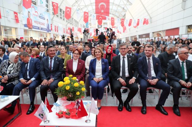 Hürriyet, Akşener'le Birlikte Nihat Gürer Spor Tesislerini Açtı