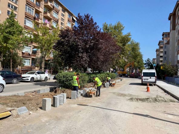 İzmit Atatürk Bulvarı’nda asfalt serimine başlandı