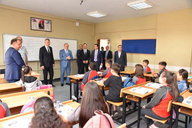 KSO’dan öğrencilere okul çantası ve kırtasiye malzemesi desteği