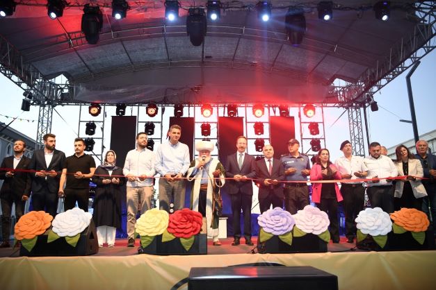 Kartepe Suzan Kardeş İle Coştu