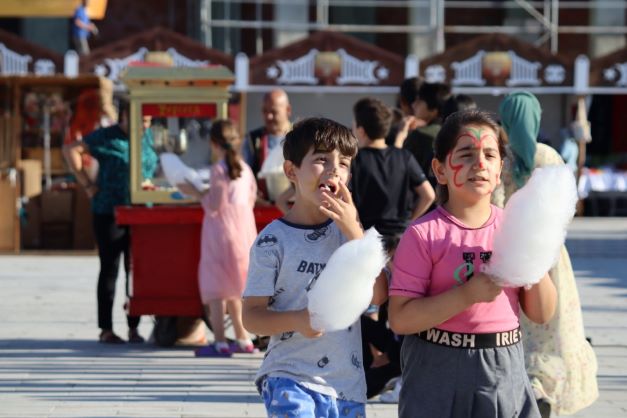 Kartepe Suzan Kardeş İle Coştu