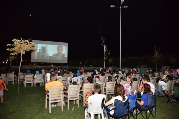 Kartepe'de Yazlık Sinema “Dağ 2” İle Devam Etti