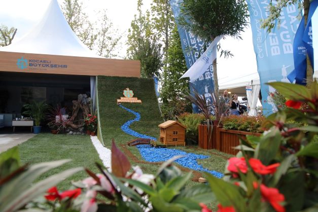 Kocaeli standına öğrencilerden tam not