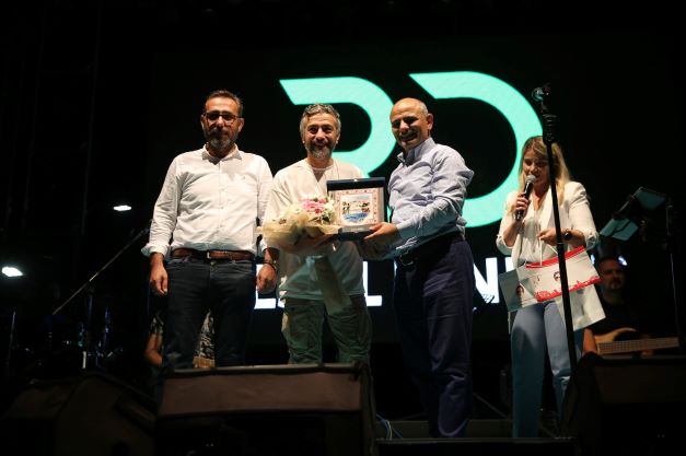 Resul Dindar hem coştu hem de coşturdu