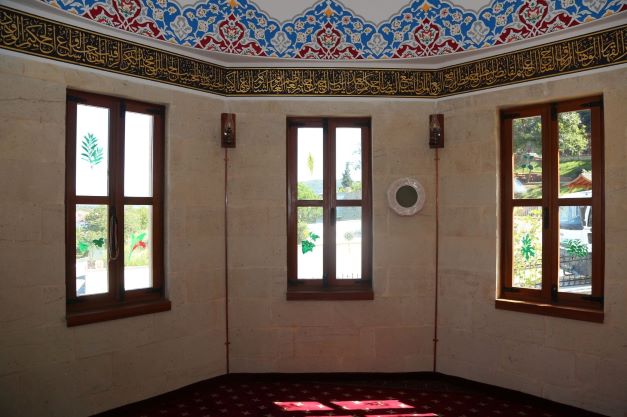 Gölcük’ün Adını, Sanat Tarihine Yazdıracak "Sultan Baba Mescidi" Tamamlandı