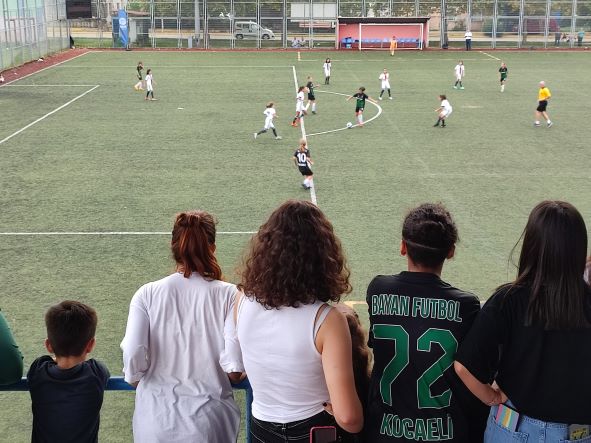 U-13 Kız Futbol Turnuvasının Şampiyonu Kocaeli Kadın Futbol
