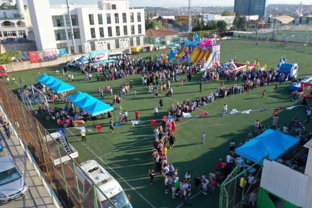 Yeşilçam Vokal Grubu Gebzeli çocukları coşturdu