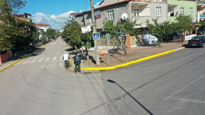 18 km Bordür Boyandı