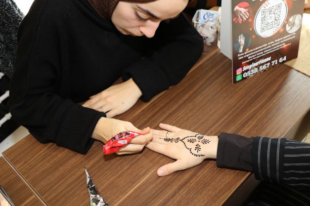Bu festivalde kadınlar eğleniyor, çocuklar oynuyor