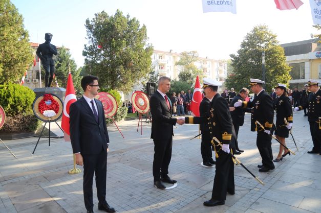 CUMHURİYET COŞKUSU GÖLCÜK’Ü SARDI