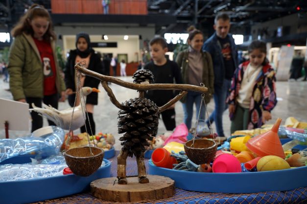 Daha fazla dünya için daha azıyla yetinelim