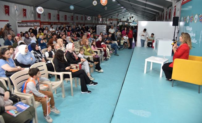 Eğitimci Yazar Dilek Cesur; Kitap Giren Eve Cehalet Girmez