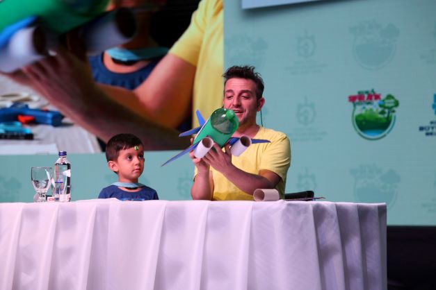 Filozof: Atıkları geri dönüştürmek zorundayız