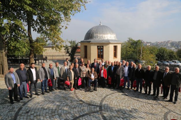 Gölcüklü Muhtarlar Sultan Babaya Hayran Kaldı