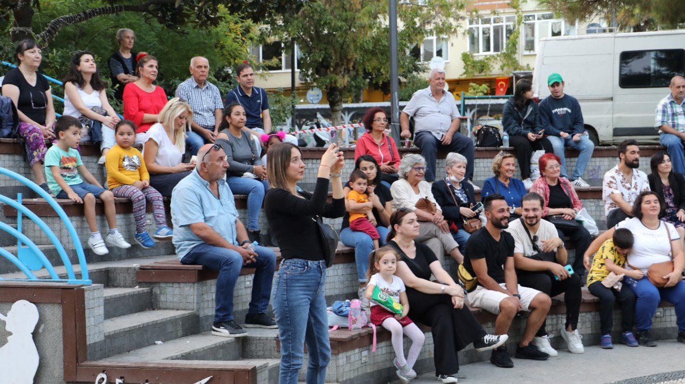 İzmitliler Kent Orkestrası İle Hafta Sonunu Coşkulu Bir Konserle Yaşadılar