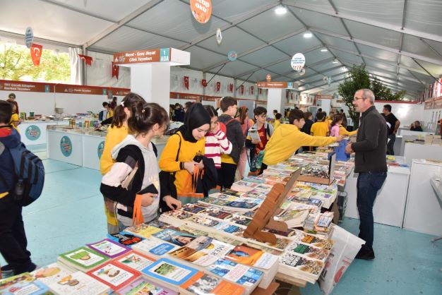 Kartepe Çocuk Kitapları Fuarı'nı 50 Bin Kişi Ziyaret Etti