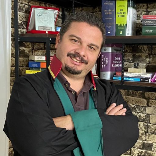 Avukat Serdar ÖNÜR, Kocaeli Barosu Yönetim Kuruluna Aday Olduğunu Açıkladı