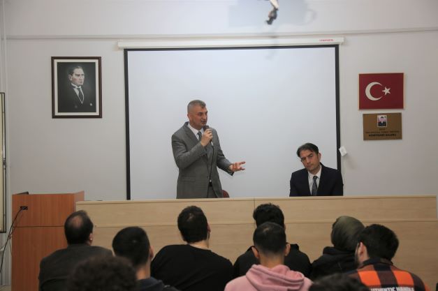 Başkan Sezer, Üniversite Öğrencileri İle Tecrübelerini Paylaştı