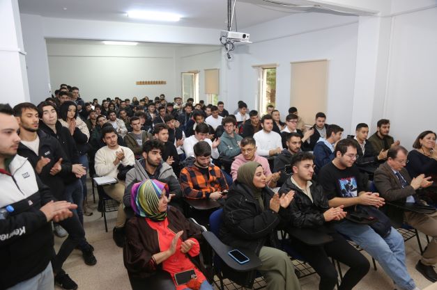 Başkan Sezer, Üniversite Öğrencileri İle Tecrübelerini Paylaştı