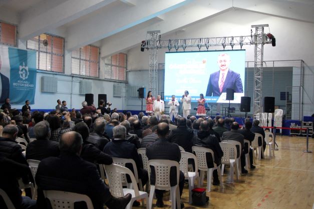 Hababam Vokal Grubu öğretmenler için sahne aldı