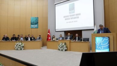 Berber ve kuaförlerin Pazar günü çalışma yasağı 6 ay ertelendi