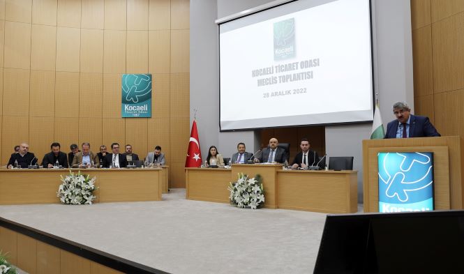 Berber ve kuaförlerin Pazar günü çalışma yasağı 6 ay ertelendi