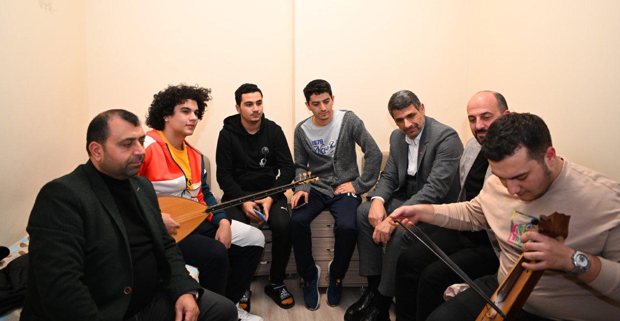 Gençlerden Kocaman'a Sevgi Seli