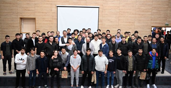 Gençlerden Kocaman'a Sevgi Seli