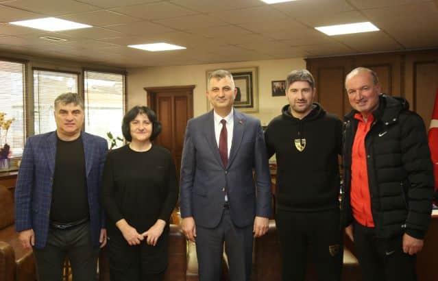 Gürcistan U-17 Futbol Takımı Aragvelebi Çalışmalarını Gölcük'te Sürdürüyor