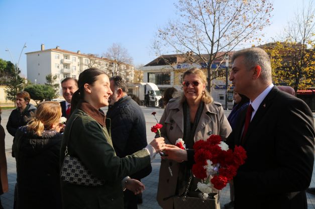 Türk kadınına seçme ve seçilme hakkı verilişinin 88. yılı Gölcük'te kutlandı