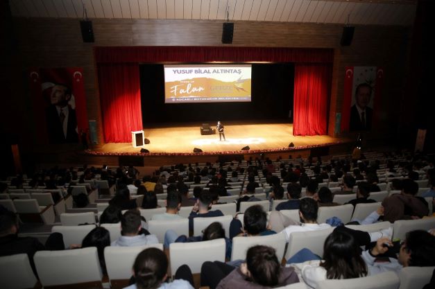 Üniversiteli gençler doyasıya eğlendi