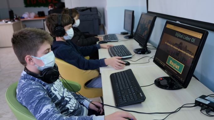 Bilgievleri’nde geleceğe güvenle hazırlanıyorlar